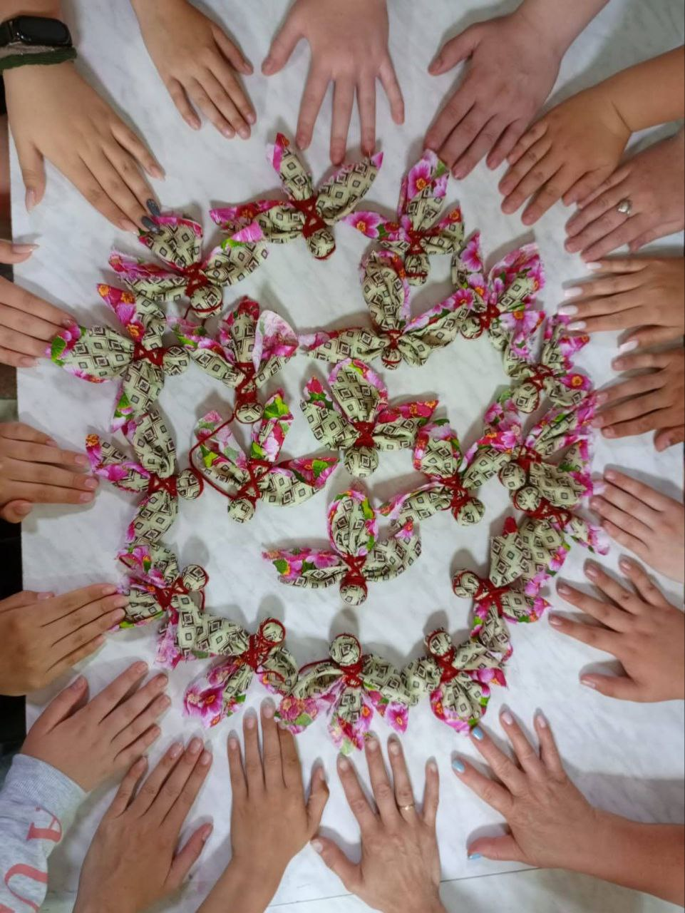 hands in circle